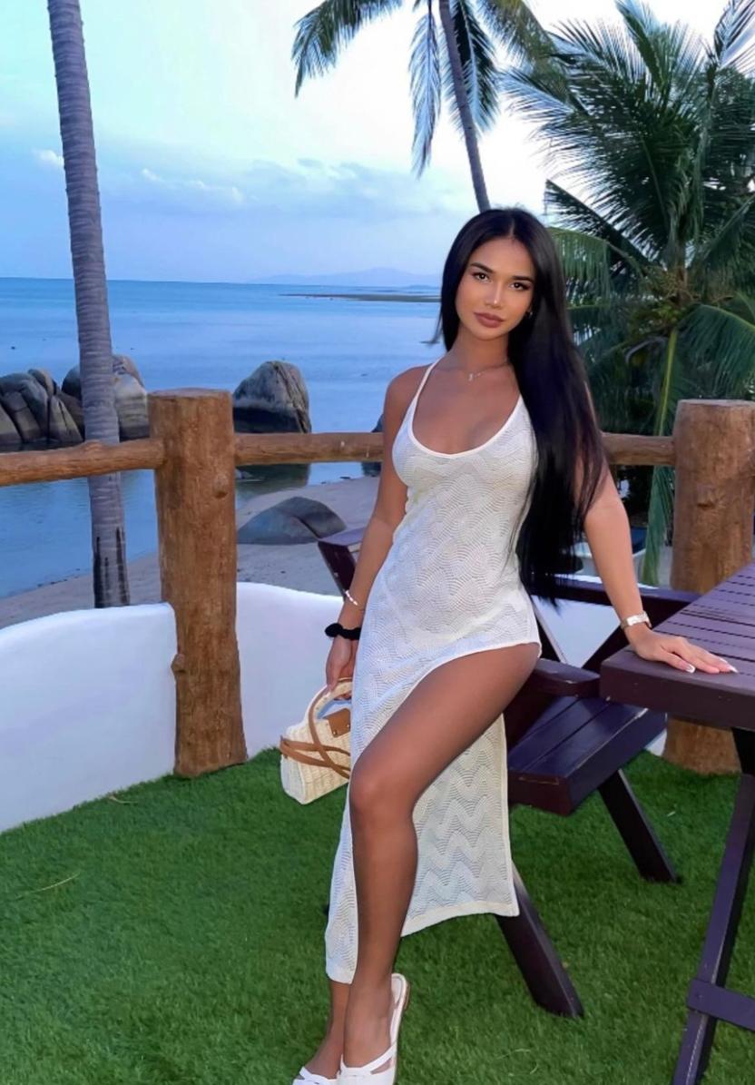 Escort - SANDY - Ibiza Tops